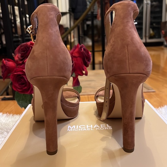 Michael Kors size 7. Brand new. - Picture 4 of 5